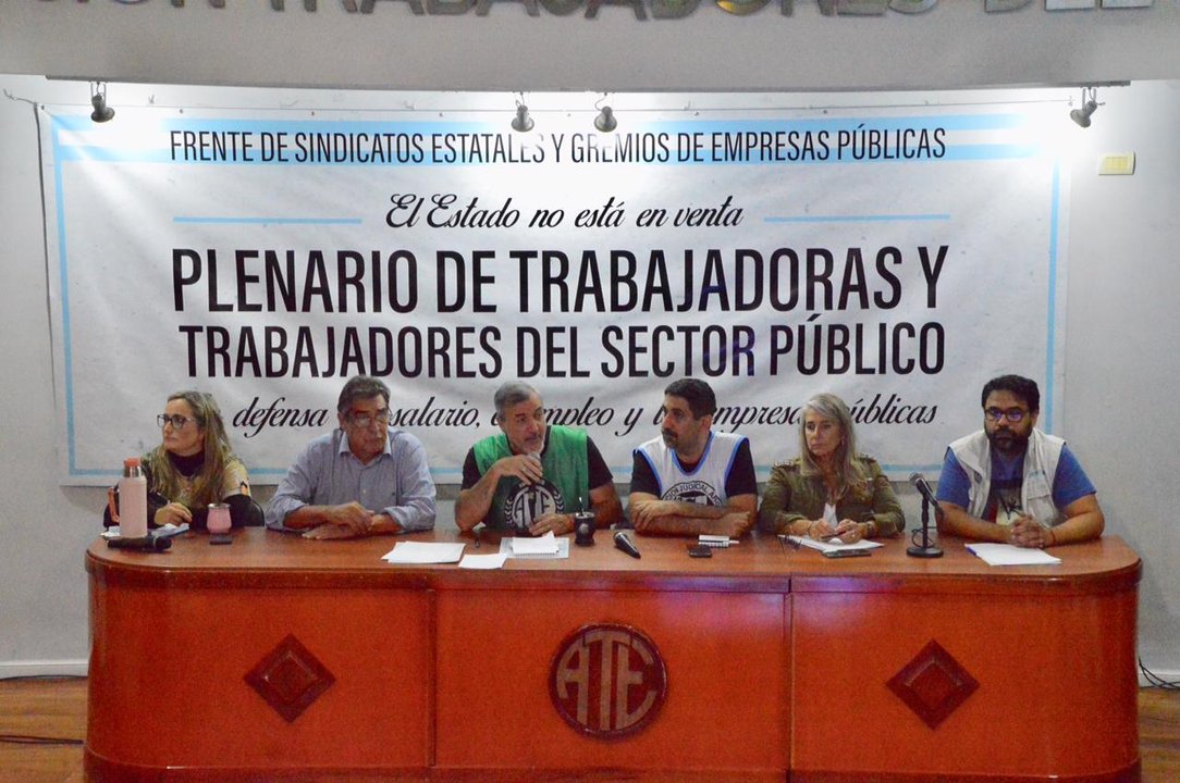 Dirigentes de ATE en reunión por la reforma laboral
