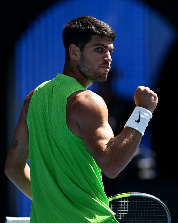 Carlos Alcaraz y Alexander Zverev avanzan a semifinales del Abierto de Australia