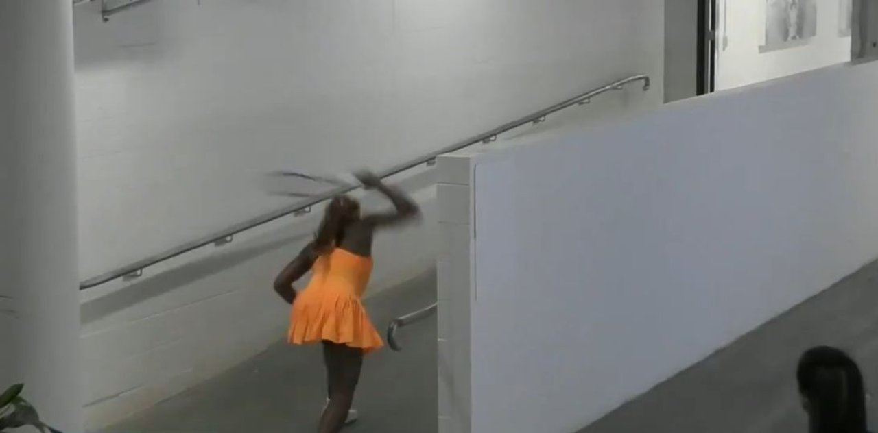 Coco Gauff rompe su raqueta tras la derrota en el Abierto de Australia