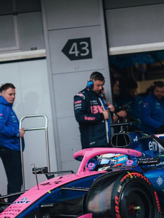 Franco Colapinto a bordo del Alpine en los test de Fórmula 1 en Barcelona