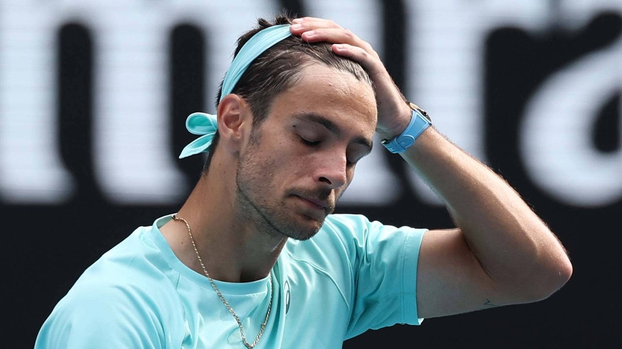 Lorenzo Musetti durante un partido en superficie dura del circuito ATP