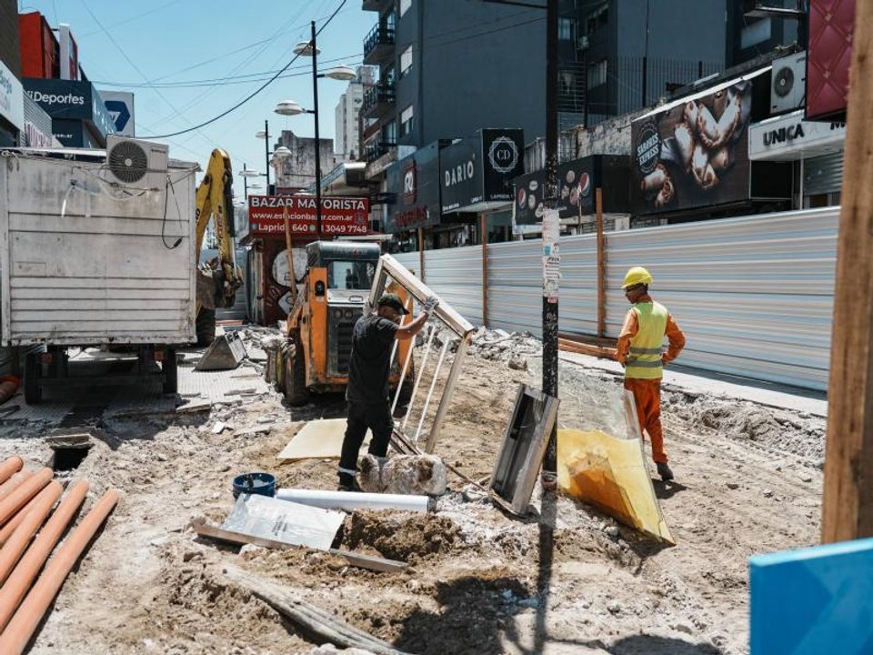 Obras en el nuevo Paseo Laprida en Lomas de Zamora
