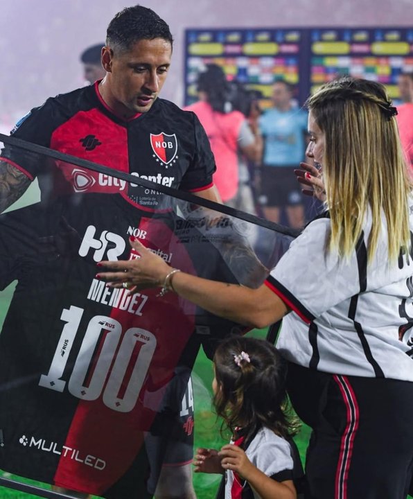 Armando Méndez homenajeado por sus 100 partidos en Newell’s Old Boys