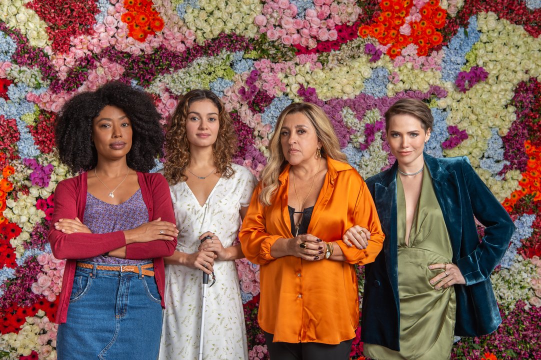 Protagonistas de la telenovela brasileña Todas las flores