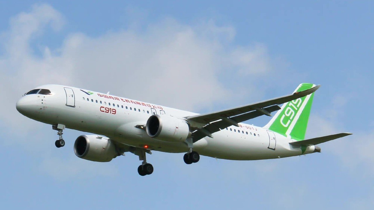 Avión COMAC C919 en operación comercial