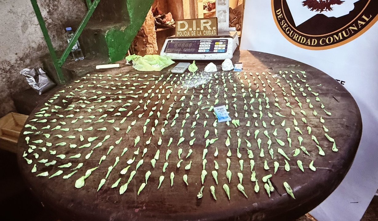 Operativo policial en maxikiosco de Constitución