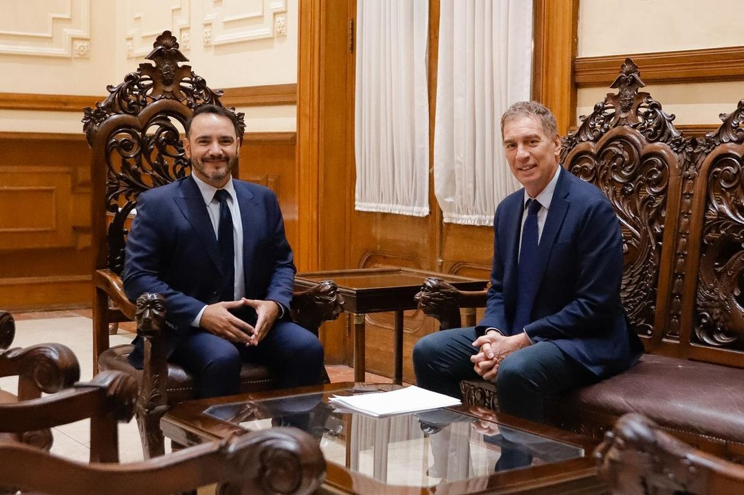 Diego Santilli y Gustavo Valdés durante la reunión en Casa de Gobierno