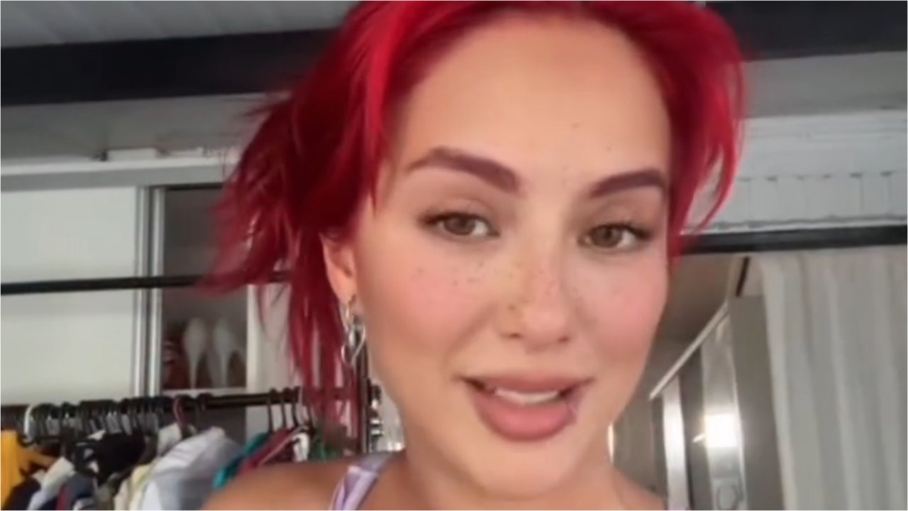 Flor Vigna en el videoclip de su nueva canción