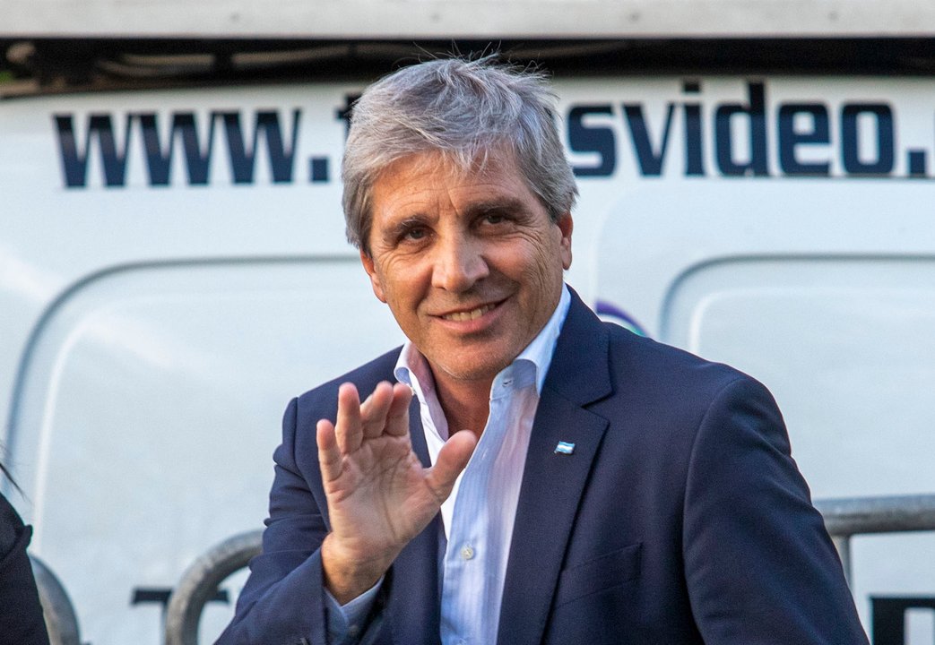 Luis Caputo se refiere a la licitación de caños para Vaca Muerta