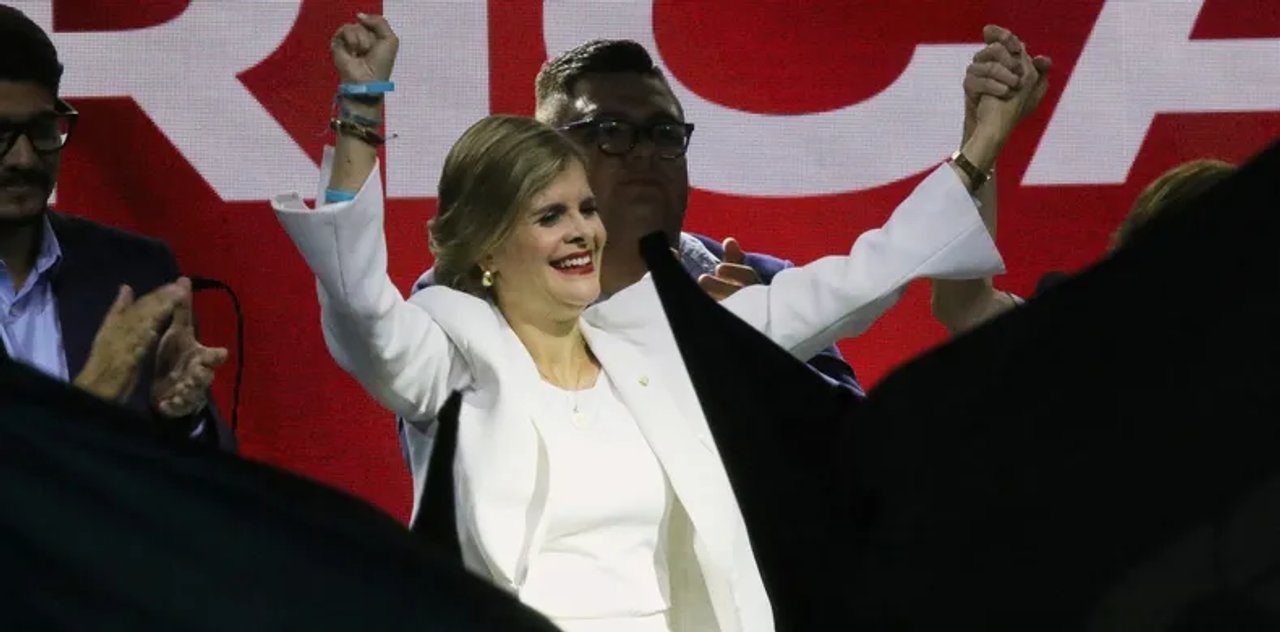 El presidente Javier Milei y la presidenta electa de Costa Rica, Laura Fernández, como aliados ideológicos en la región