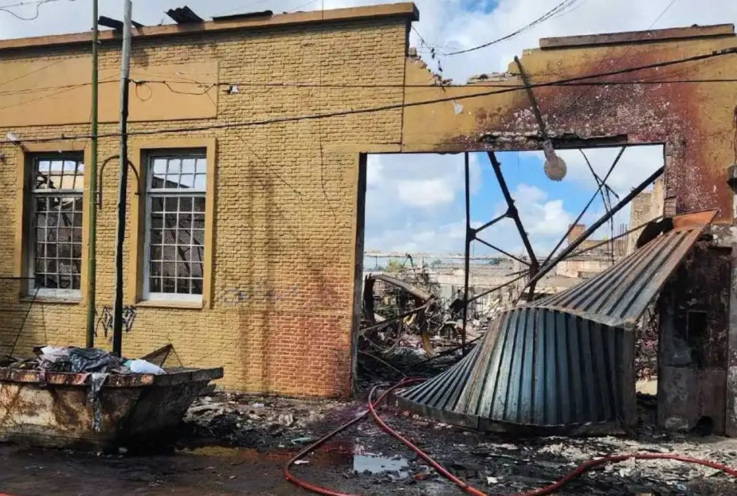 Operativo de bomberos y seguridad tras explosión en fábrica de San Fernando