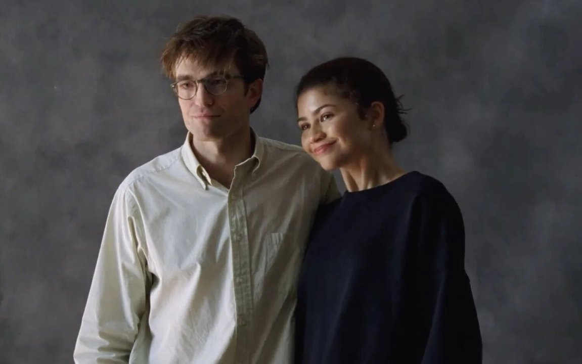 Robert Pattinson y Zendaya en una escena de la película The Drama