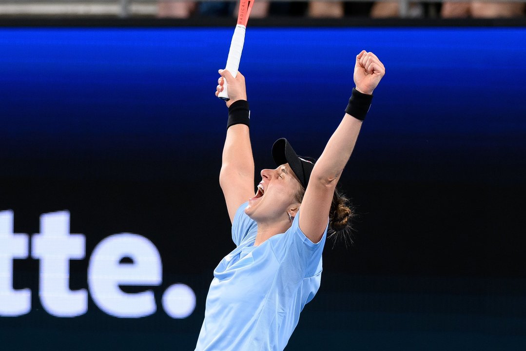 Nadia Podoroska durante un partido de tenis