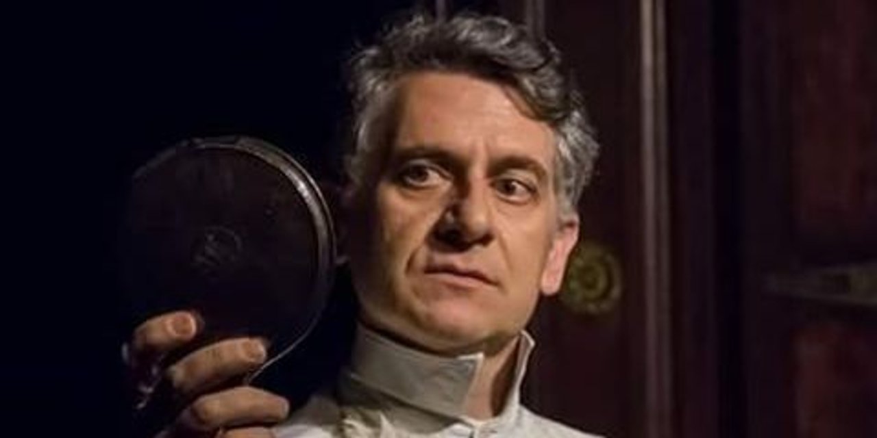 Escena teatral de la obra Timón y las bestias en Buenos Aires