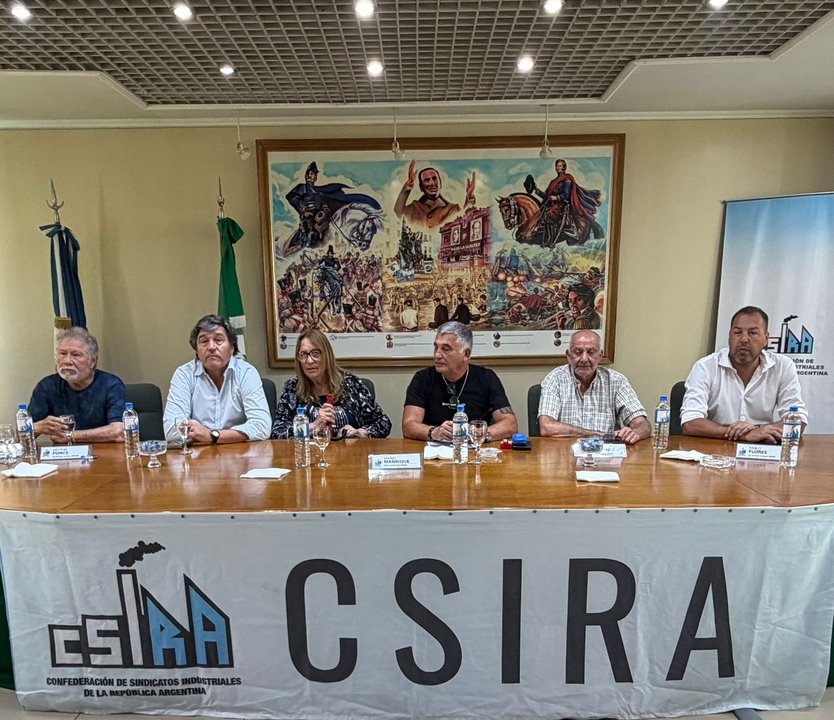 Dirigentes sindicales en encuentro de la CSIRA