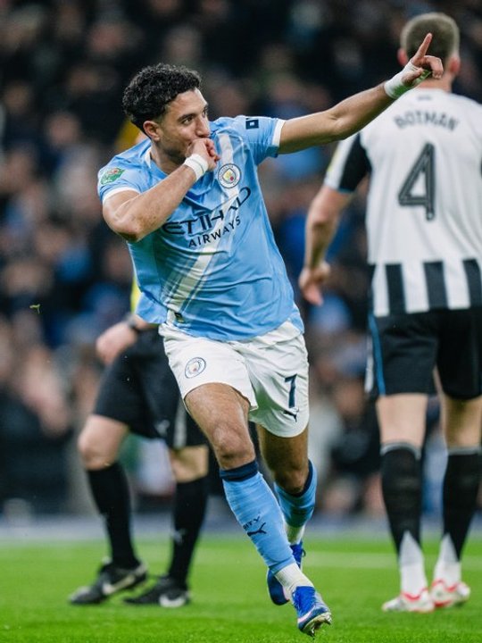 Manchester City celebra su clasificación a la final de la Carabao Cup