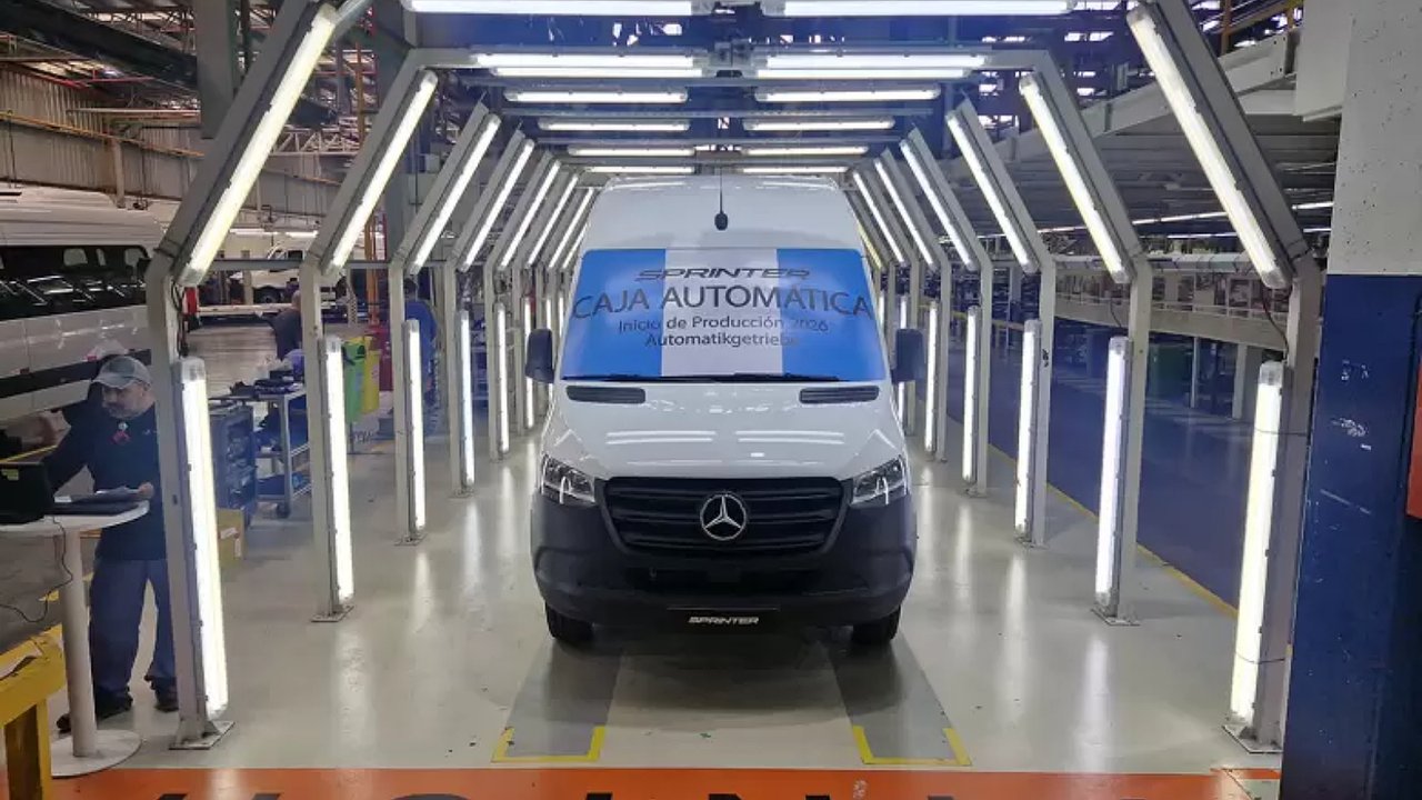 Línea de producción de Mercedes-Benz Sprinter en La Matanza