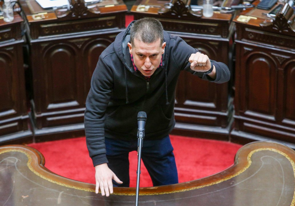 Juan Marino impulsa juicio político a Javier Milei por postura pro-guerra