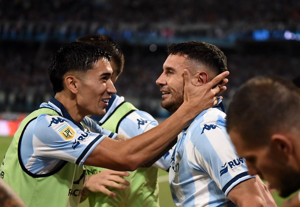 Racing vs Argentinos Juniors en el estadio Presidente Perón