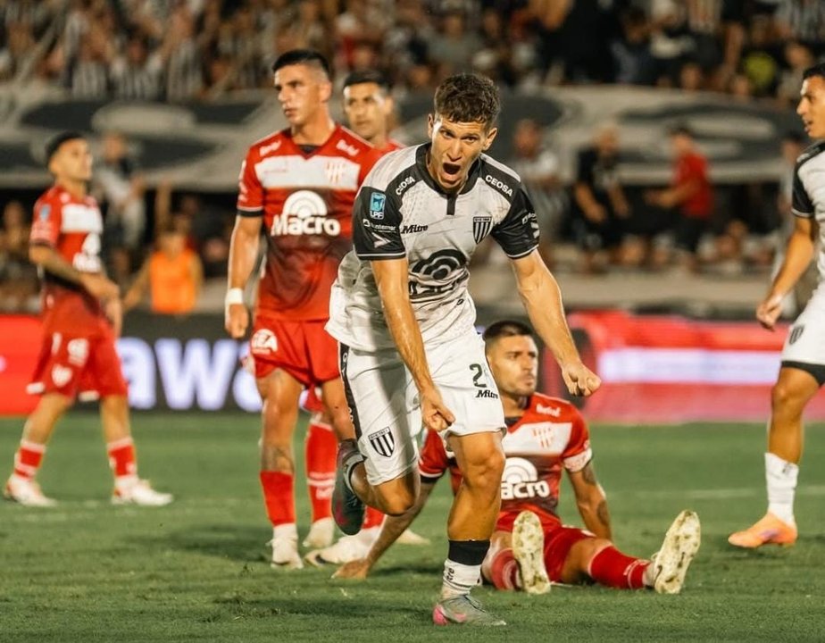 Gimnasia y Esgrima de Mendoza celebra su triunfo ante Instituto