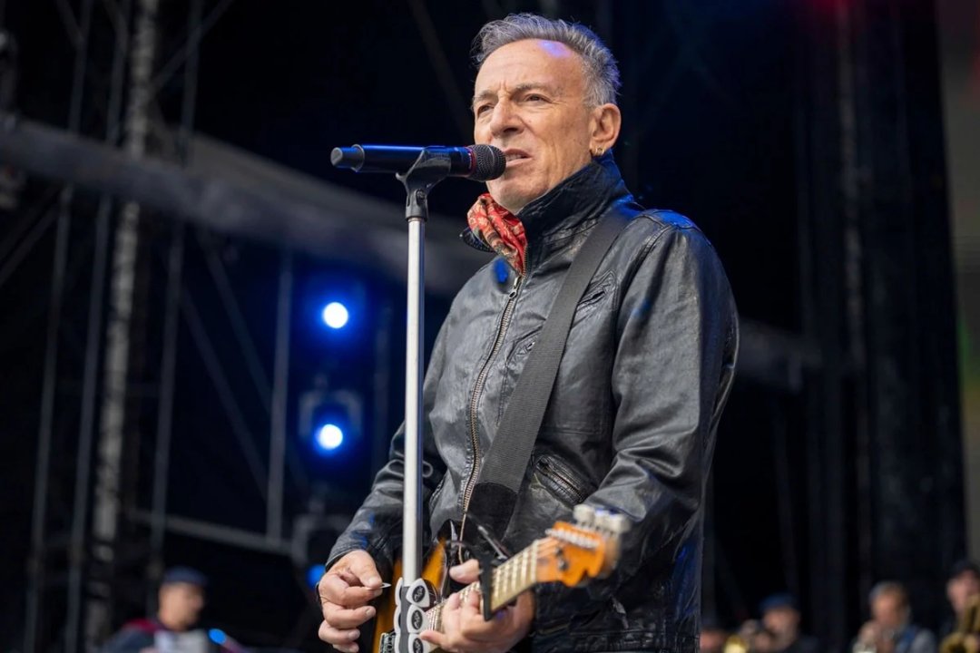 Bruce Springsteen interpreta su nueva canción Streets of Minneapolis en vivo