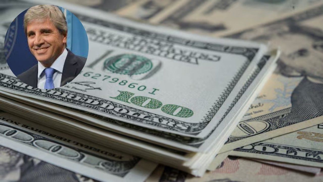 Luis Caputo llama a los argentinos a blanquear dólares y llevarlos al banco