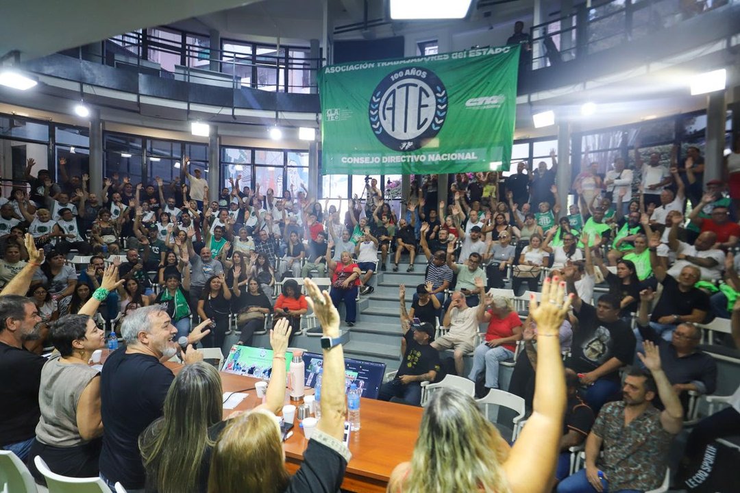 Movilización de ATE hacia el Congreso por la reforma laboral
