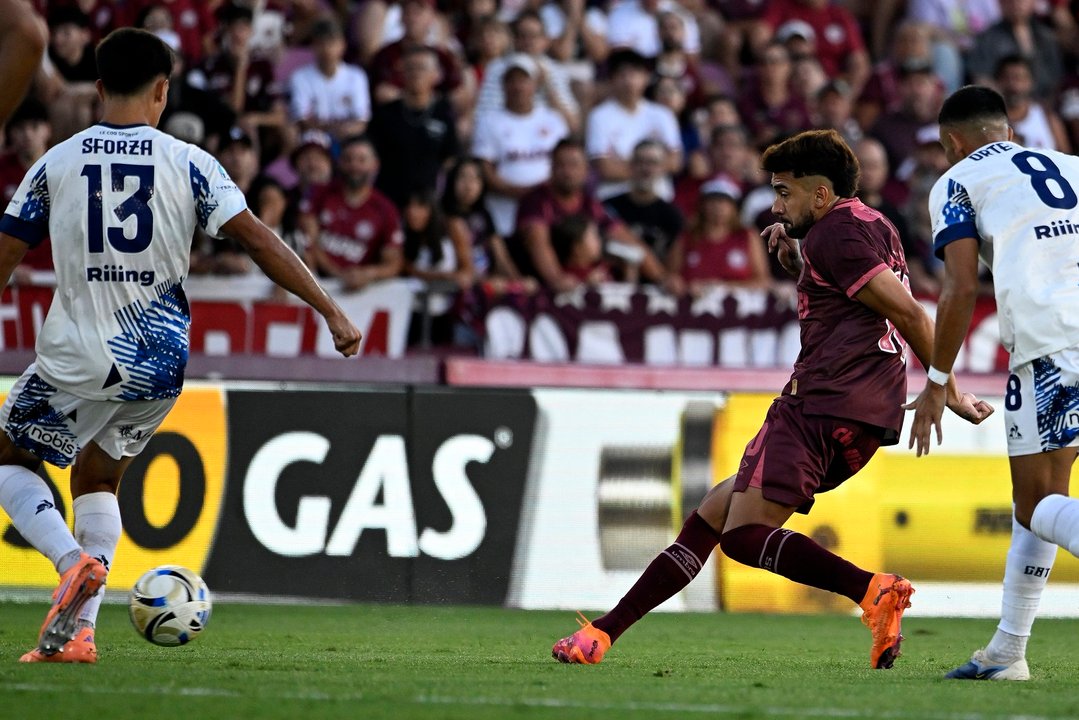 Lanús y Talleres igualan en el estadio Néstor Díaz Pérez