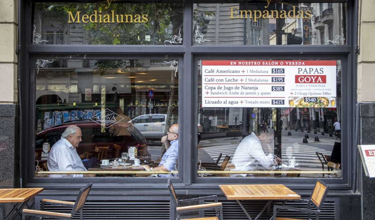 Restaurantes y hoteles como rubros que impulsan la inflación en enero