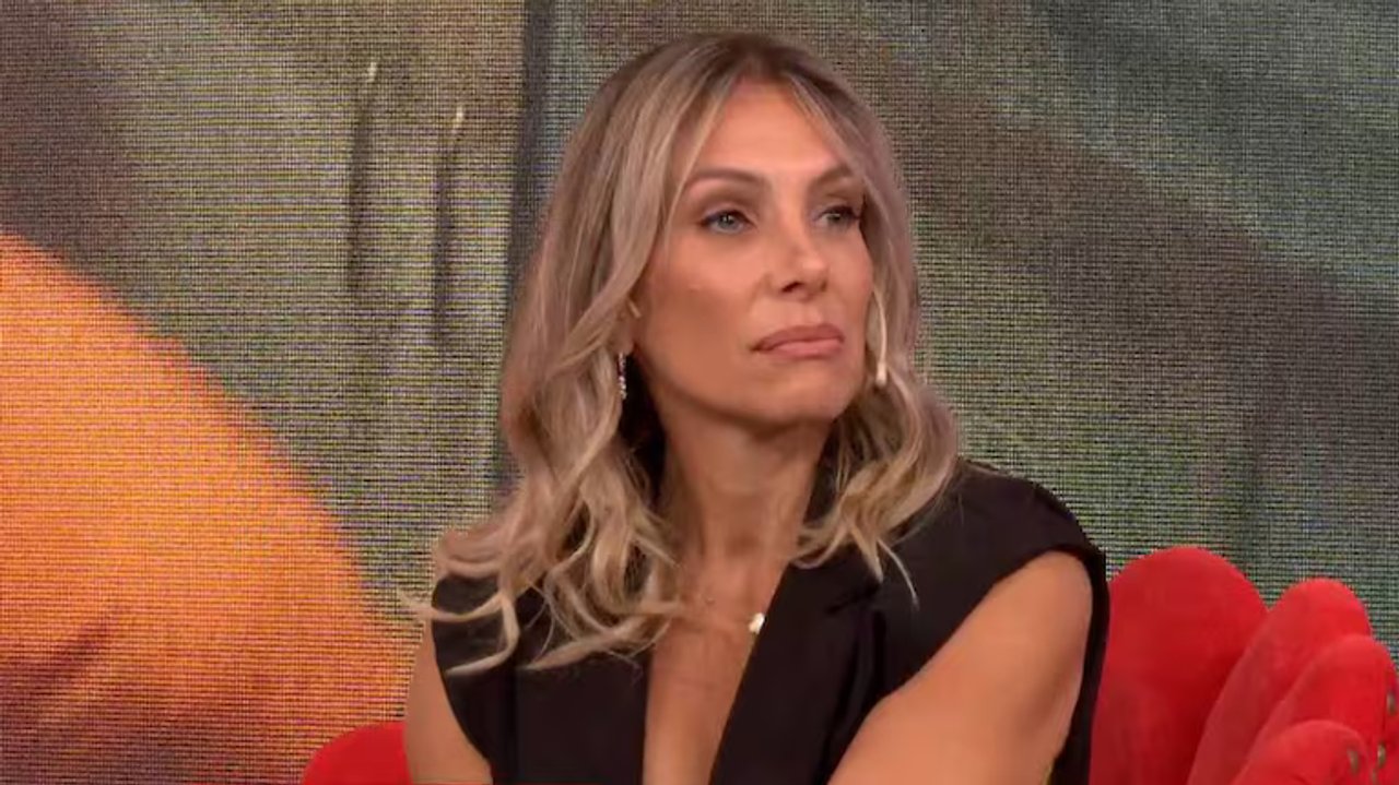Majo Favarón ingresa al penal de Ezeiza para visitar a Aníbal Lotocki
