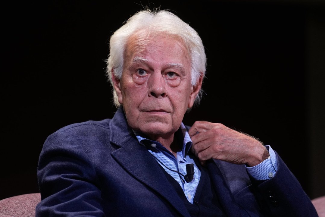 Felipe González pide a Pedro Sánchez que adelante las elecciones a 2026 por denuncias de corrupción