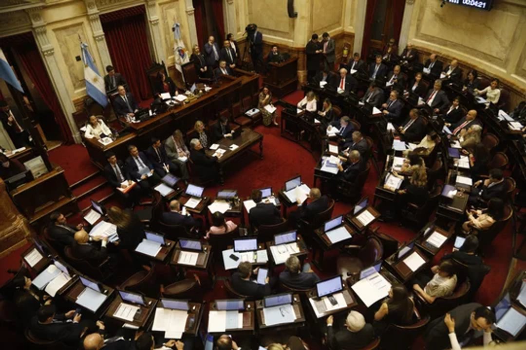 No hubo quórum en el Senado y se levantó la sesión: buscaban la interpelación de Adorni