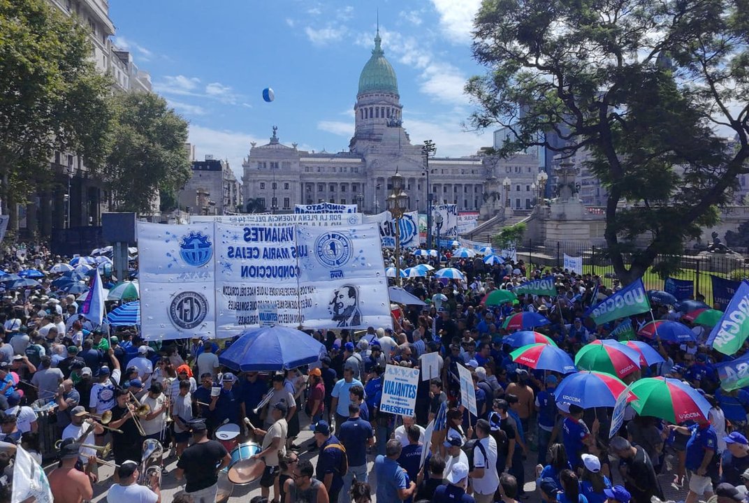 Intendentes se pondrán mañana al frente de una movilización a Capital Humano por fondos adeudados