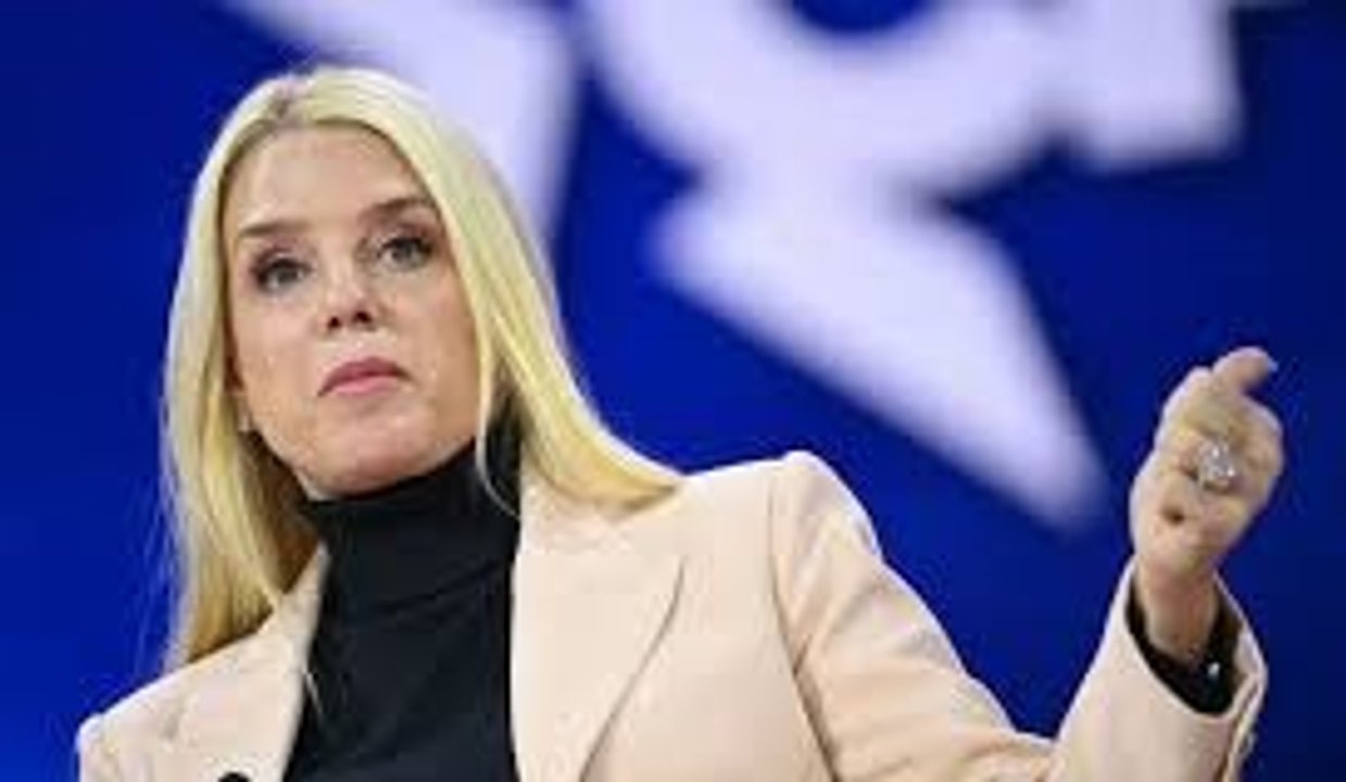 Pam Bondi durante su comparecencia en el Congreso de Estados Unidos