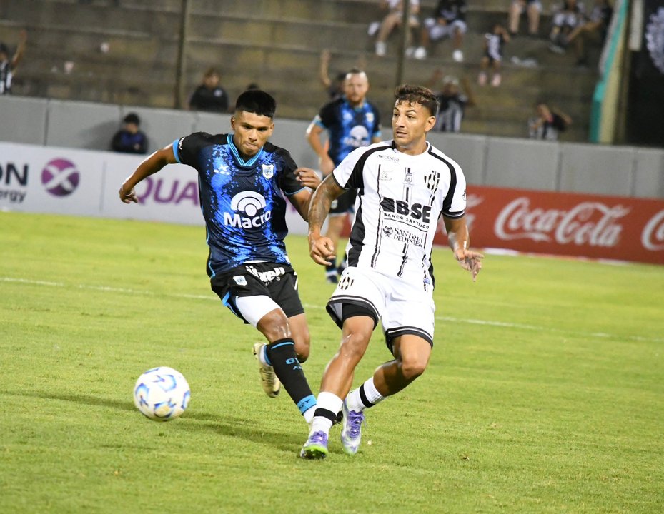 Gimnasia de Jujuy celebra la clasificación ante Central Córdoba por Copa Argentina