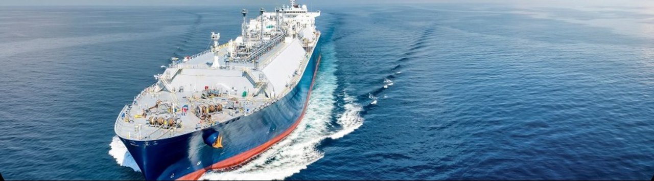 Autoridades de YPF, Eni y XRG durante la firma del acuerdo Argentina LNG