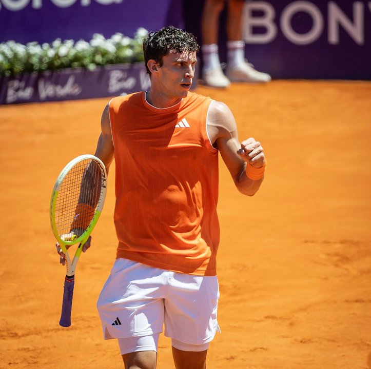 Tenistas argentinos en acción en el Argentina Open