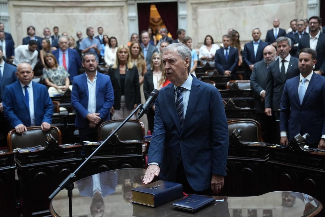 Juan Schiaretti jura como diputado nacional en la Cámara baja
