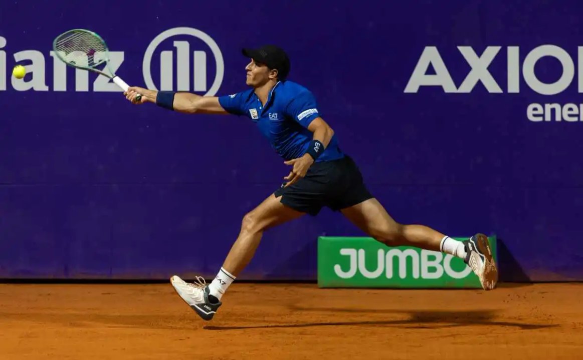 Luciano Darderi en acción en el Argentina Open 2026