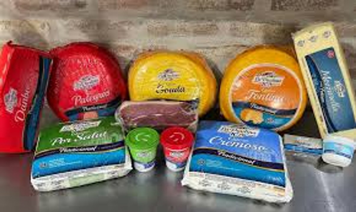 Productos lácteos de la marca La Paulina en góndola