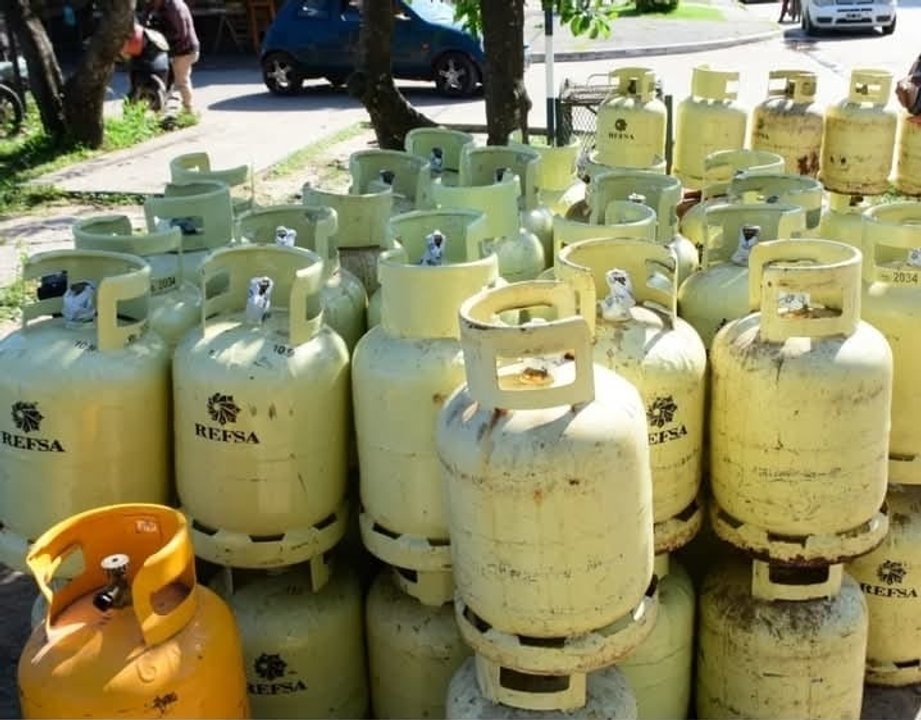 Vecinos de Formosa comprando garrafas de gas