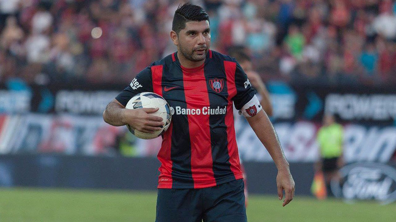 Néstor Ortigoza, impedido de salir del país por deudas alimentarias