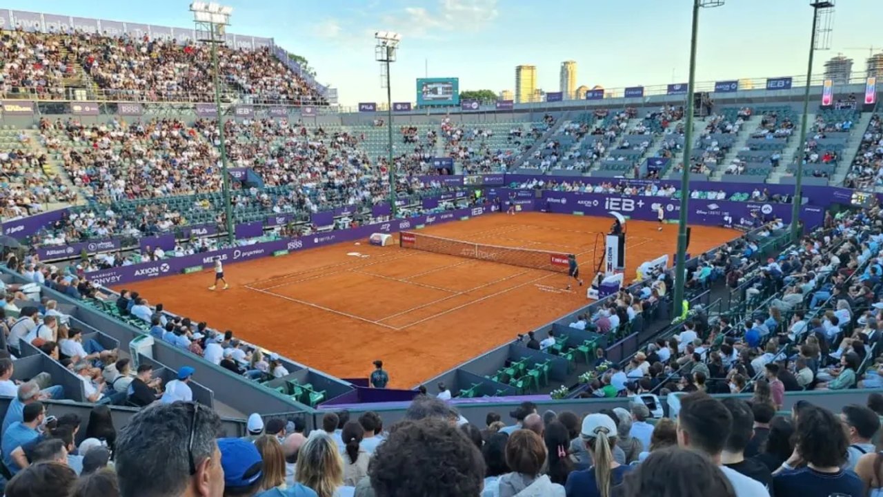 Tenistas argentinos disputando el Argentina Open
