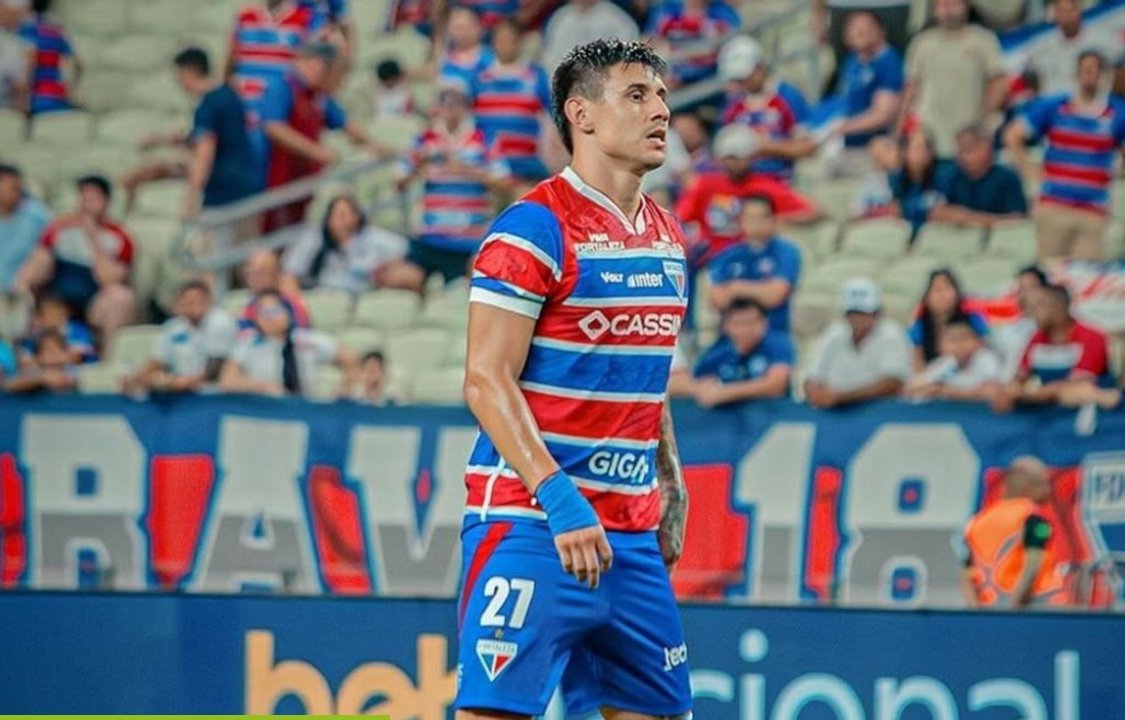 Adam Bareiro en acción con Fortaleza