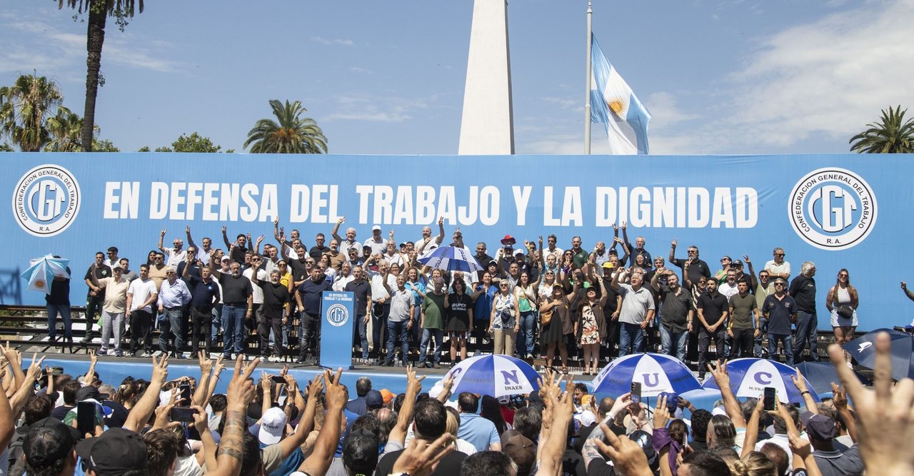 Cúpula de la CGT analiza un paro general