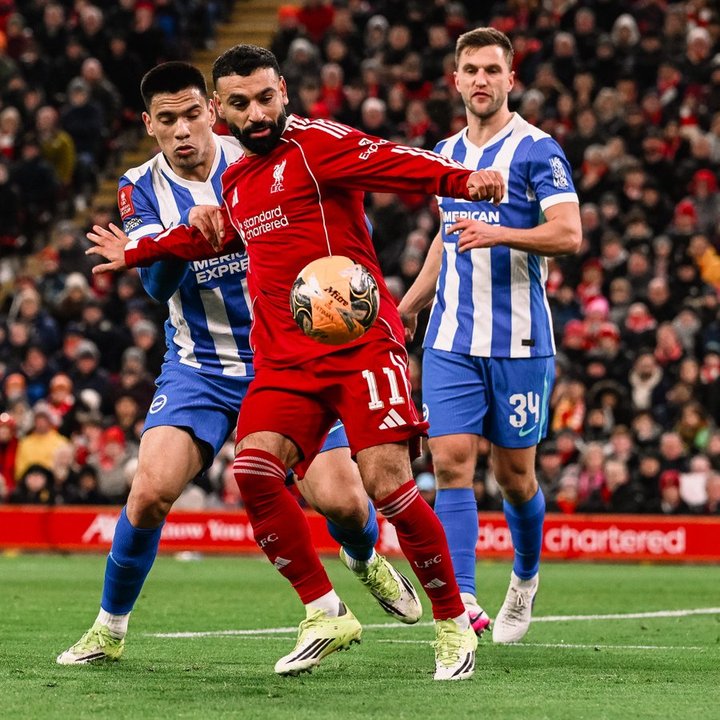Liverpool celebra un gol ante Brighton por la FA Cup