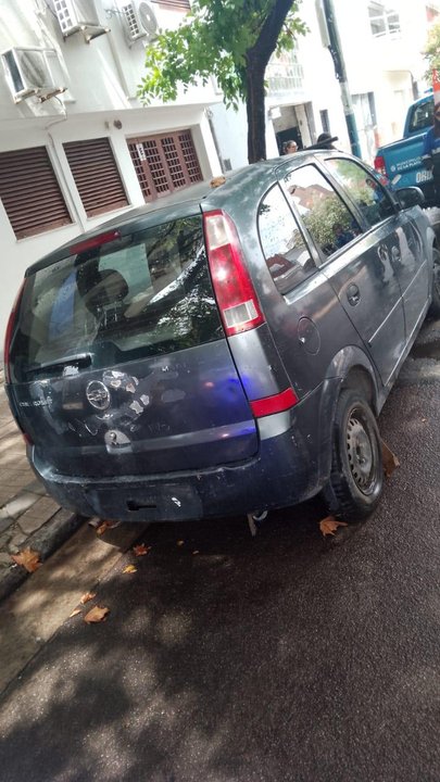 Sede policial de La Plata donde se entregó el acusado