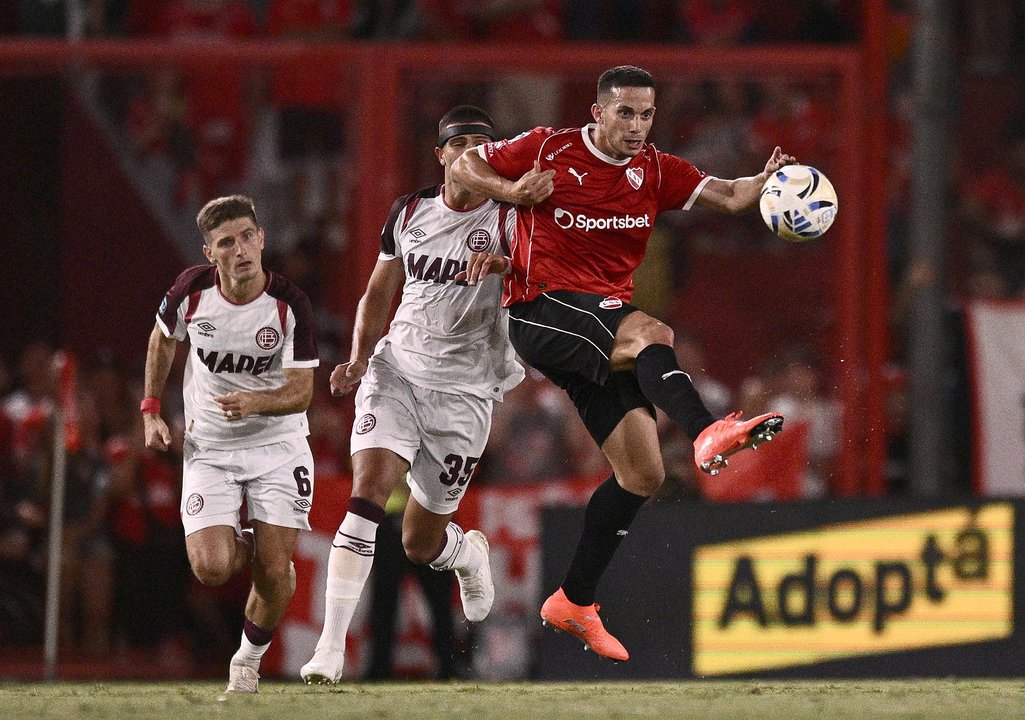 Santiago Montiel lesionado en Independiente