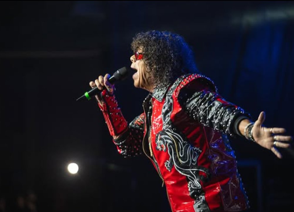Carlos 'La Mona' Jiménez durante un show de cuarteto