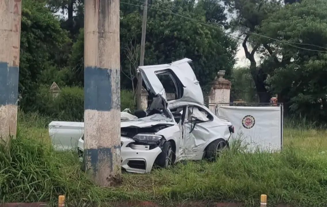 Patrullero y personal de emergencia en un choque fatal en Córdoba